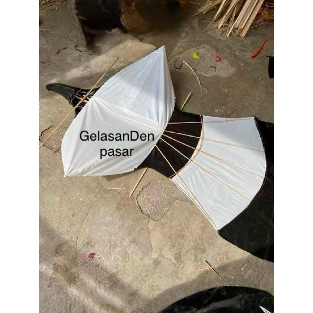 LAYANGAN KUIR SDH MENGUDARA KHAS BALI