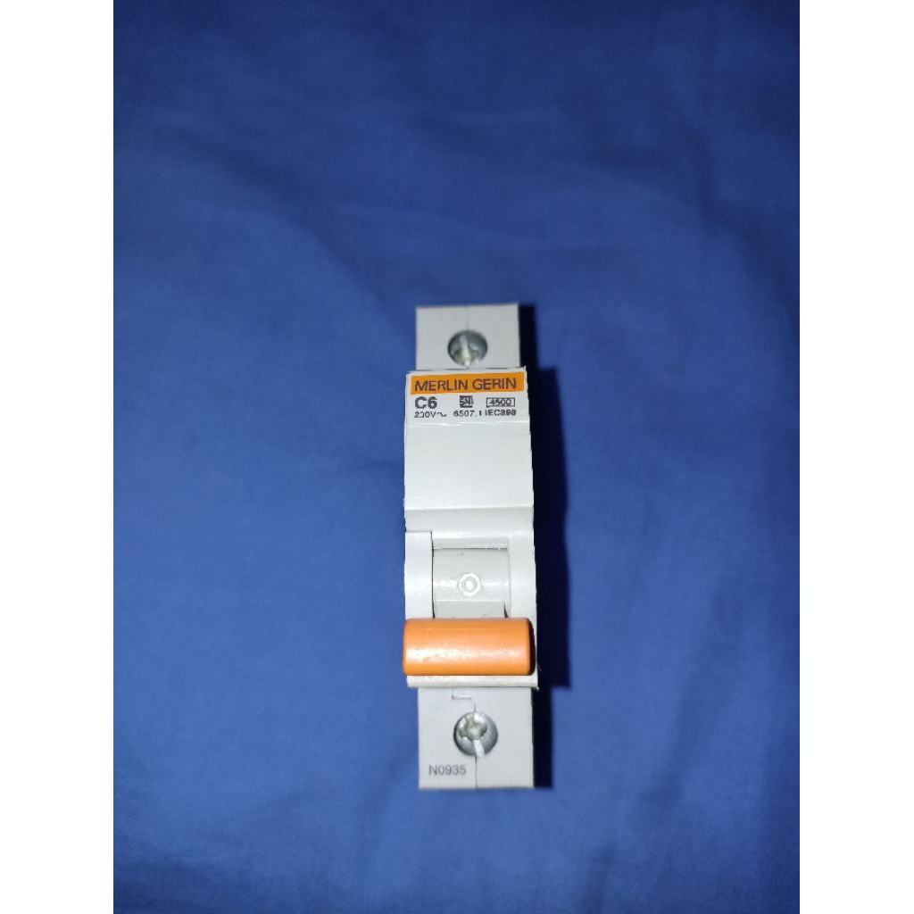 MCB 6 Amper Merlin gerin