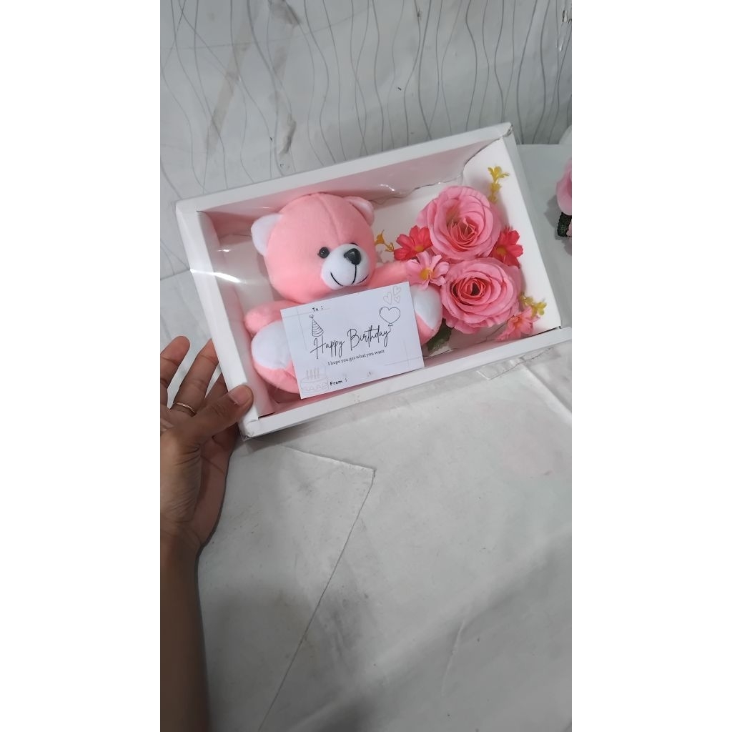 

Hampers kado gift box boneka bunga