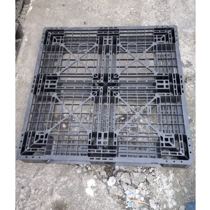 

Palet plastik bekas Uk 110x110x12cm,