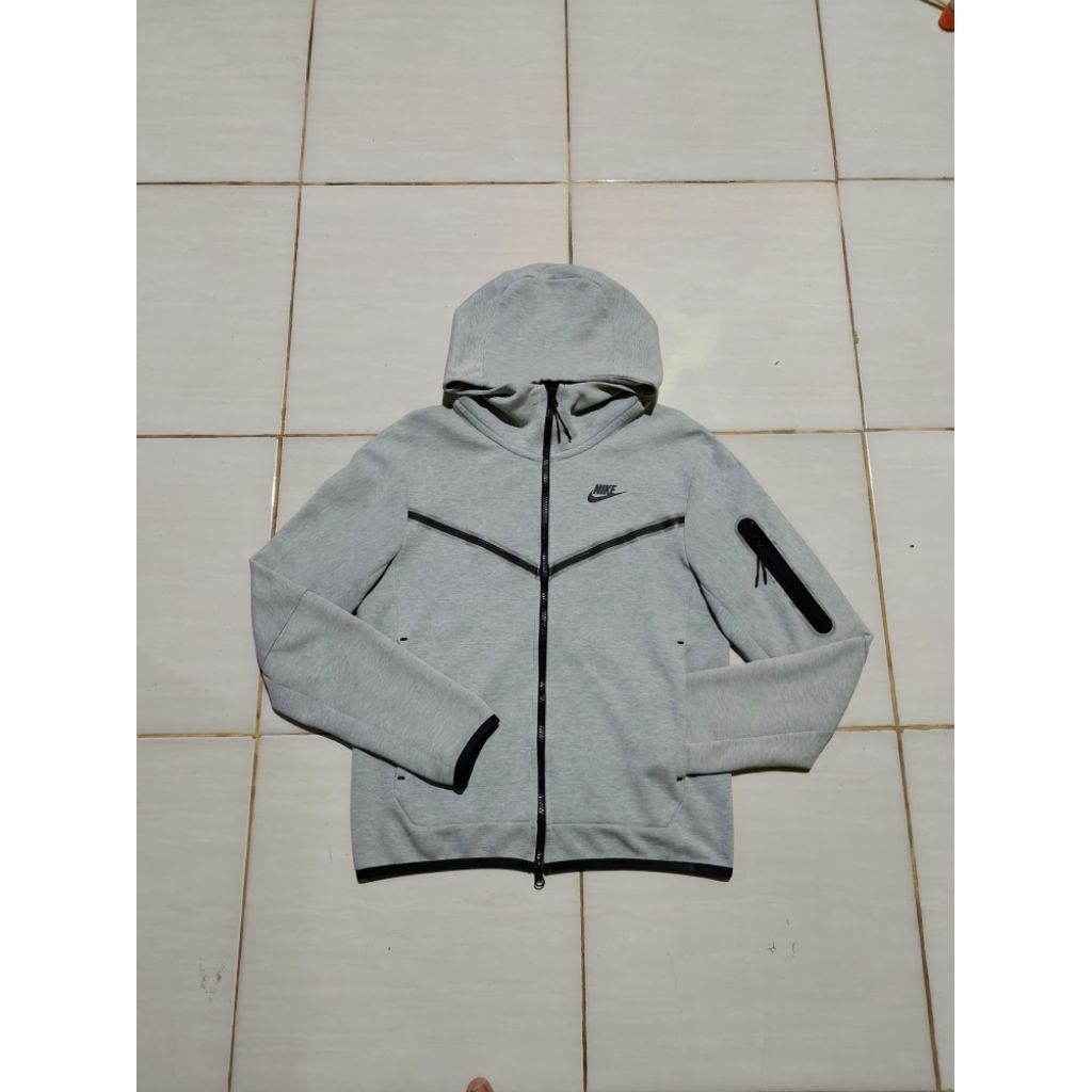 NIKE TECH FLEECE GREY SZ S