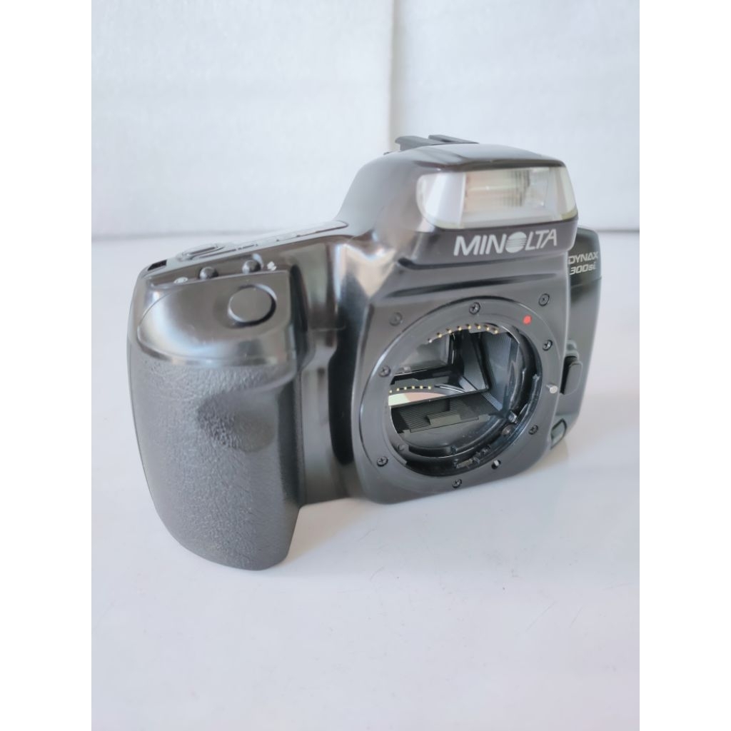 Kamera SLR analog vintage Minolta Dynax 300si Japan classic camera photo film koleksi kamera lawas b