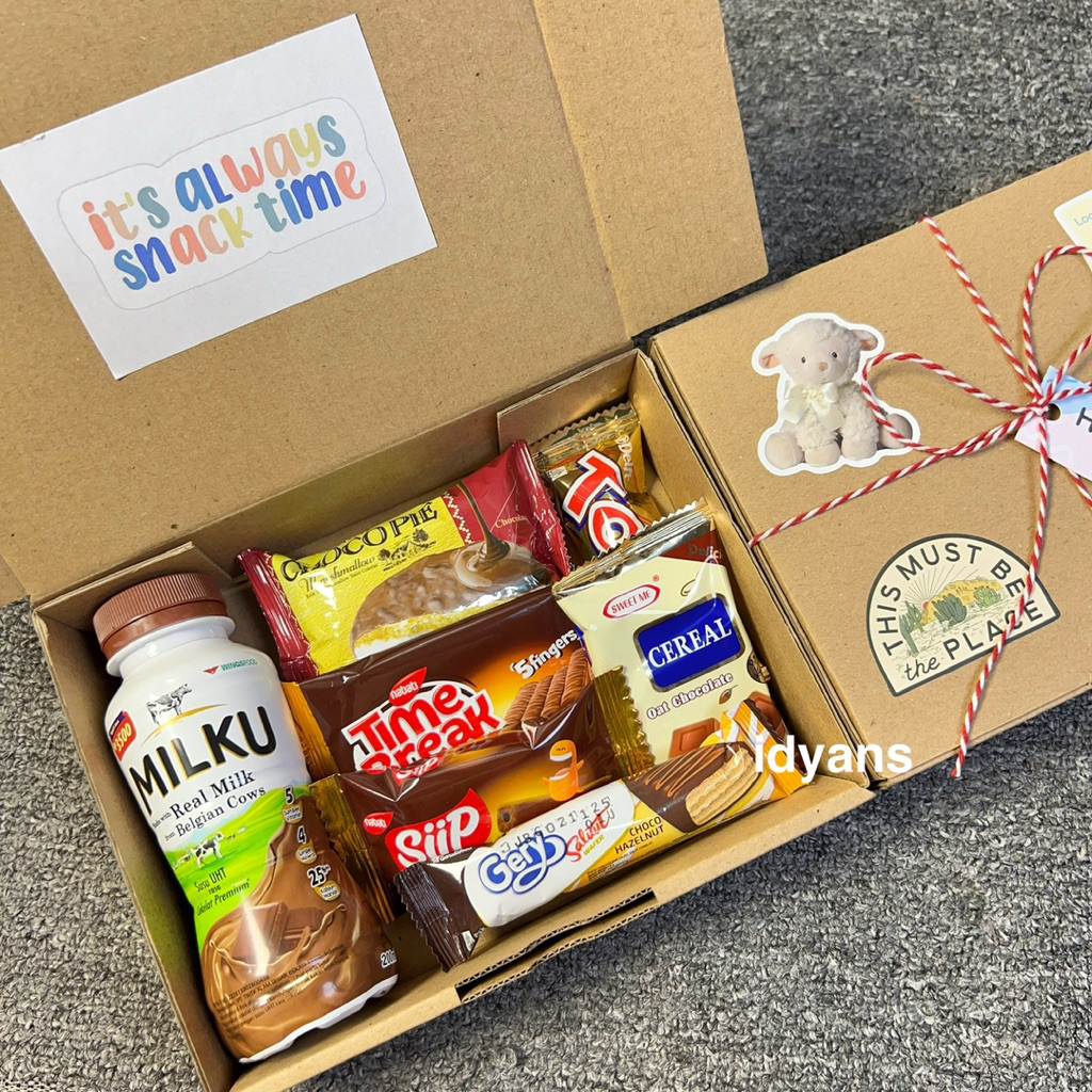 

FREE ONGKIR GIFTBOX SNACK / BINGKISAN SNACK / KADO SNACK / HADIAH ULANG TAHUN / HADIAH LOMBA /