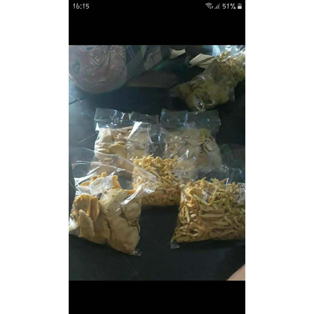 

KRIPIK / KUE BAWANG MERAH IRIS TIPIS 500gr