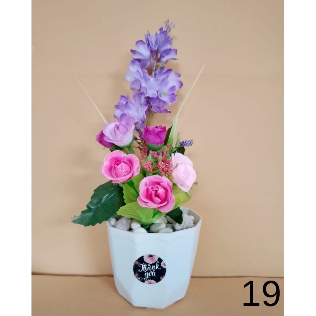 Bunga hias pot kecil meja 3