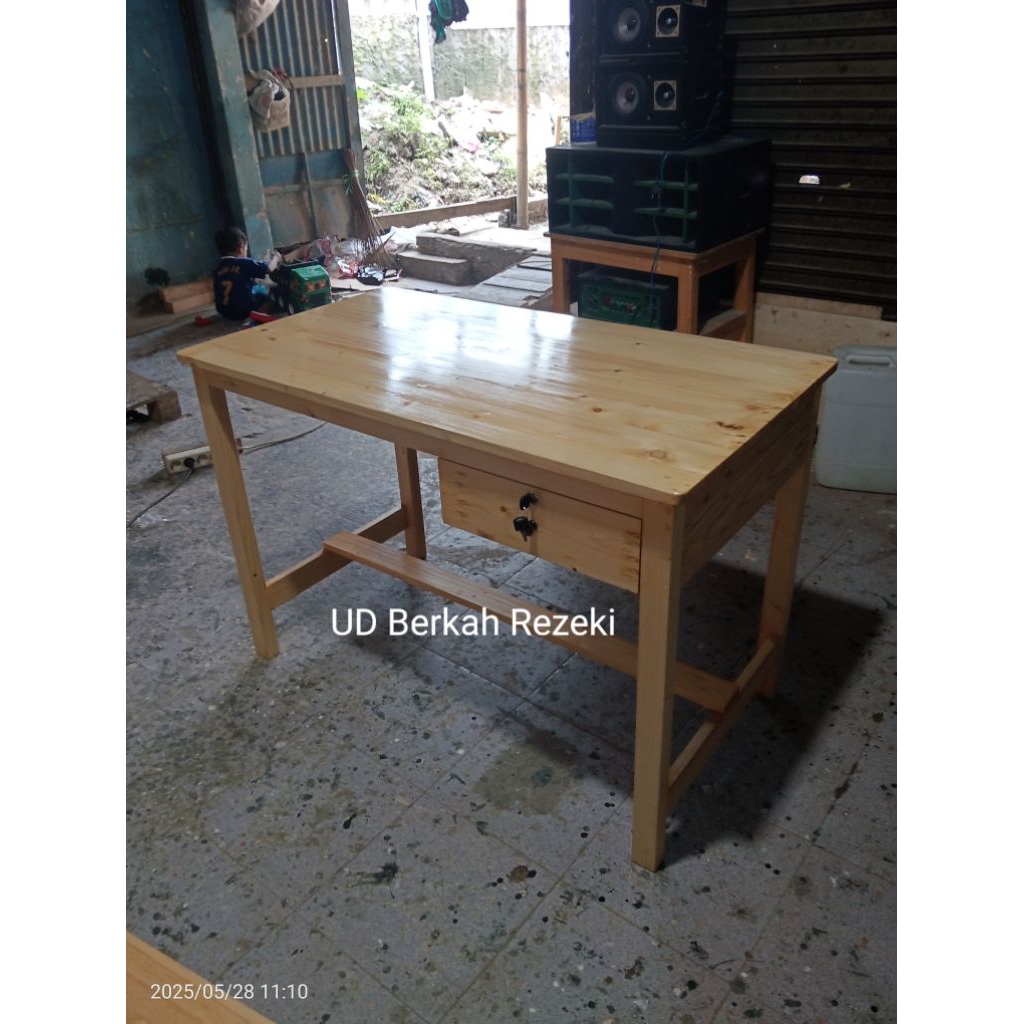 meja laci, meja kantor, kayu jati belanda