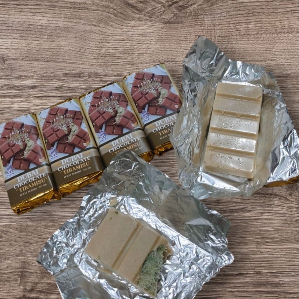 

Coklat Dubai Tiramisu Pistachio Kunafa 50 g