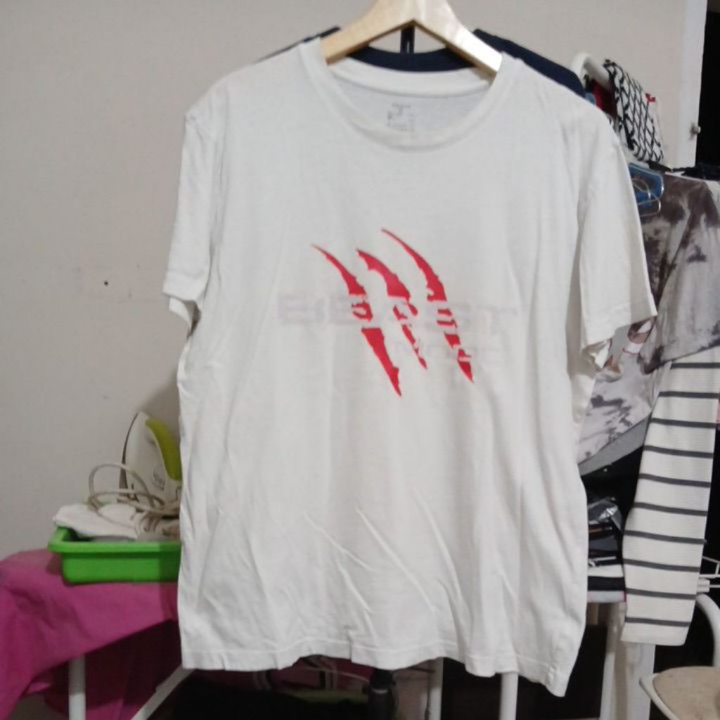 Kaos katun POLHAM second Original warna putih kerah kencang size L LD 110cm Pjg 67cm taq print no mi