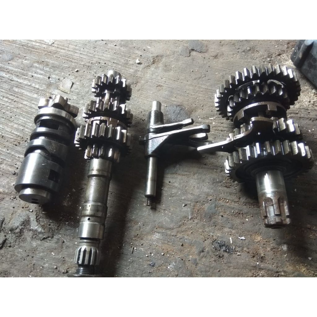 Gear Gigi Rasio Transmisi Yamaha Jupiter Robot Bekas Original Copotan Motor