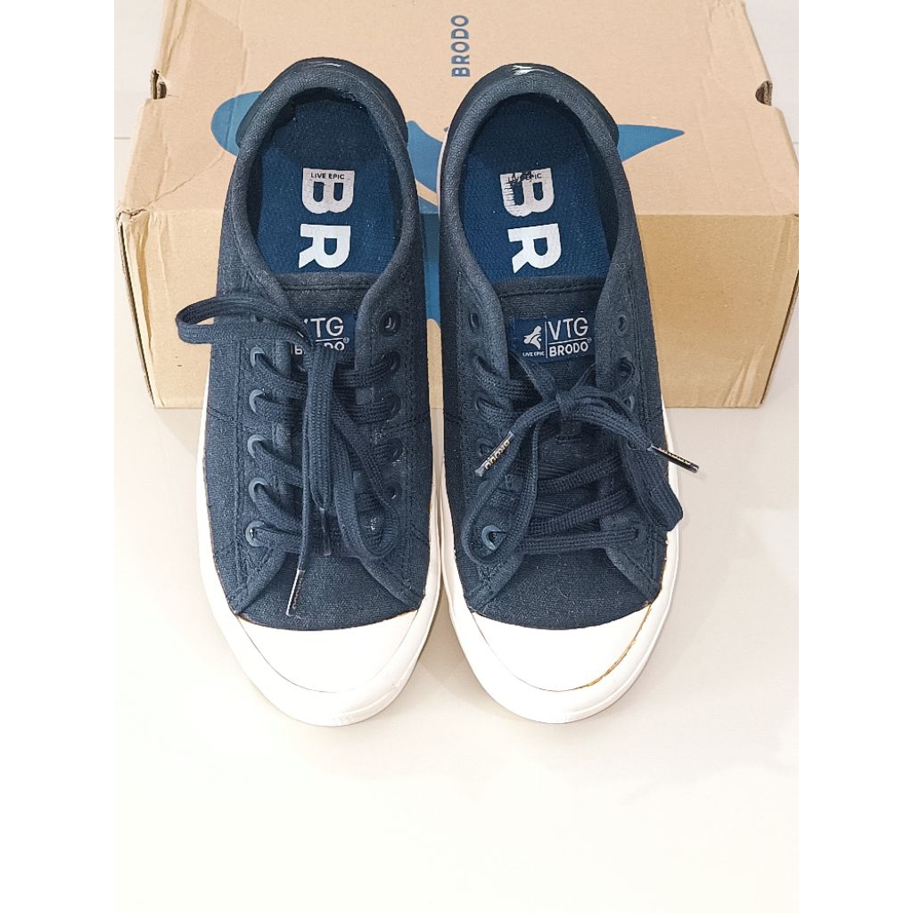 [BISA COD] Sepatu BRODO - Vantage V2 Low Black Off White Sole | Ukuran 40 | ORI Bekas dan Berkualita