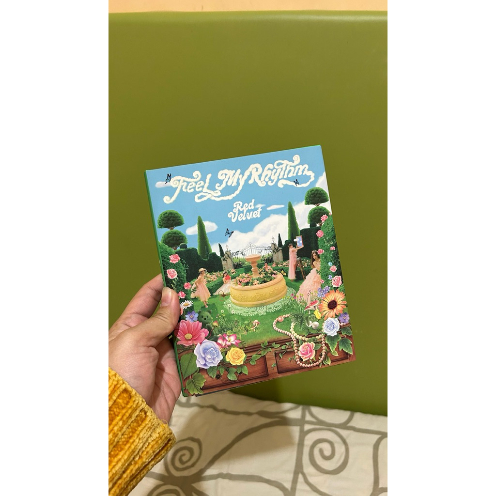 (UNSEALED)Red Velvet Album Photobook “Feel My Rhythm” 2022 (PC Seulgi)