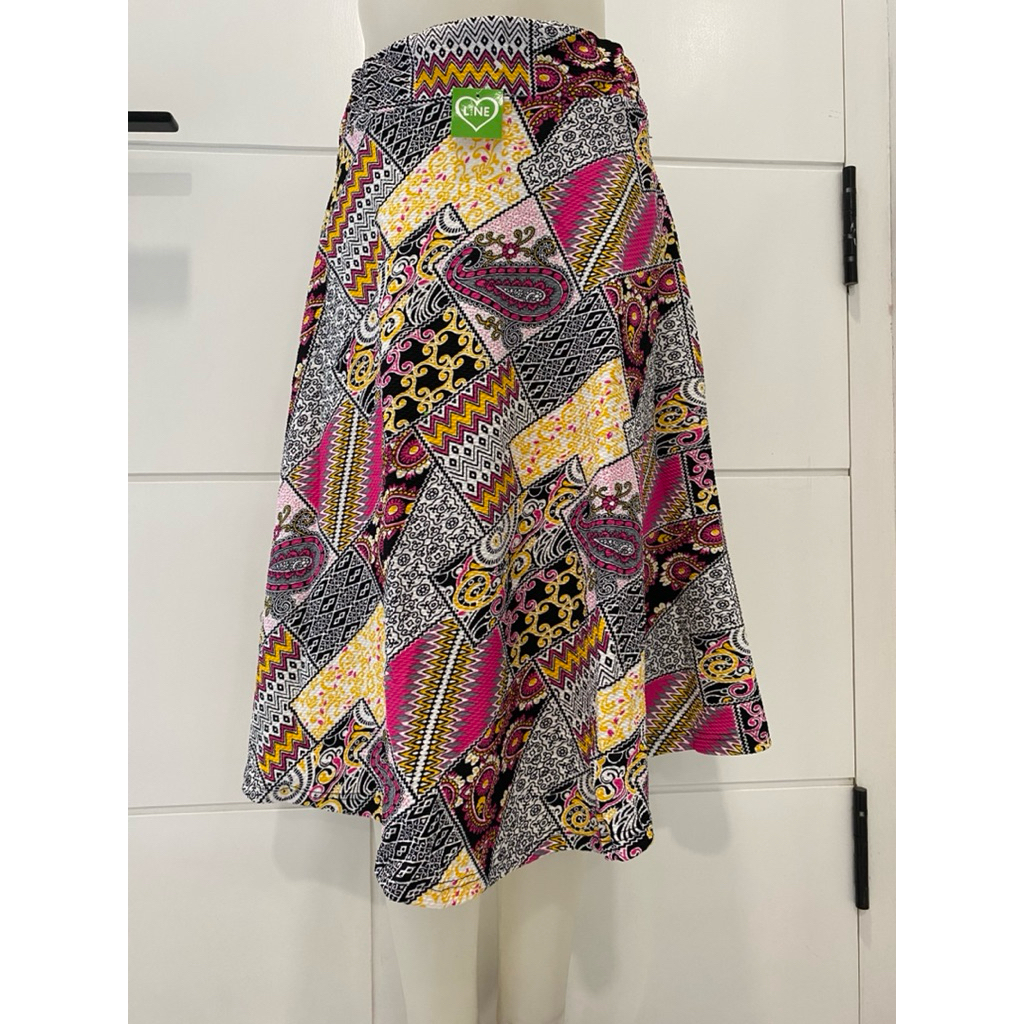 Rok payung pendek dibawah lutut/rok wanita/motif batik bahan waffle