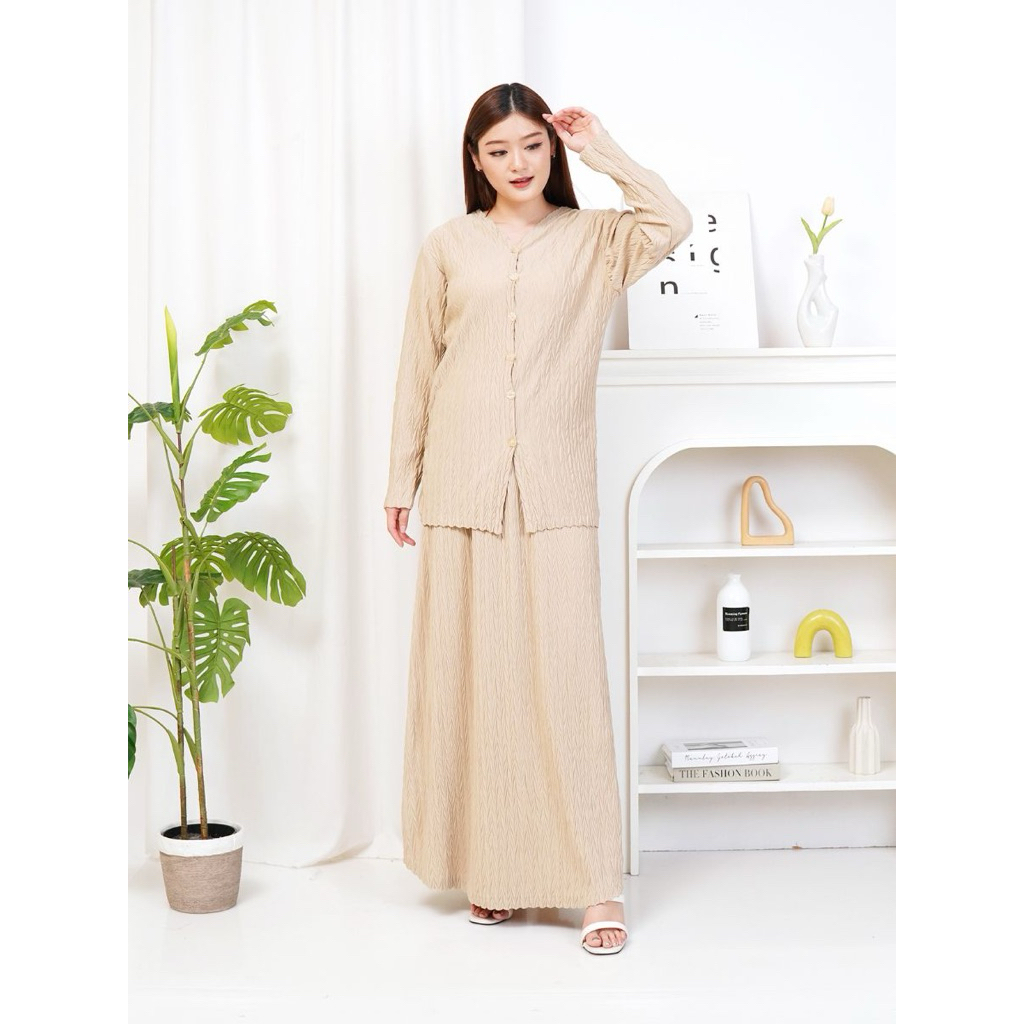Celestia One Set Rok / Setelan Blouse dan Rok Plisket Premium Bahan Adem