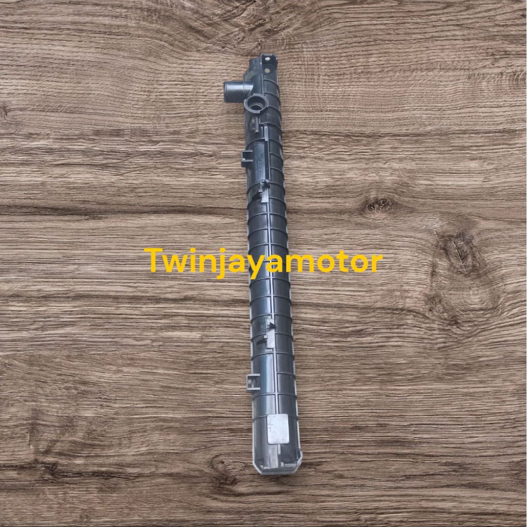 UPPER TANK RADIATOR LAND CRUISER VX80/COVER ATAS RADIATOR LAND CRUISER VX80