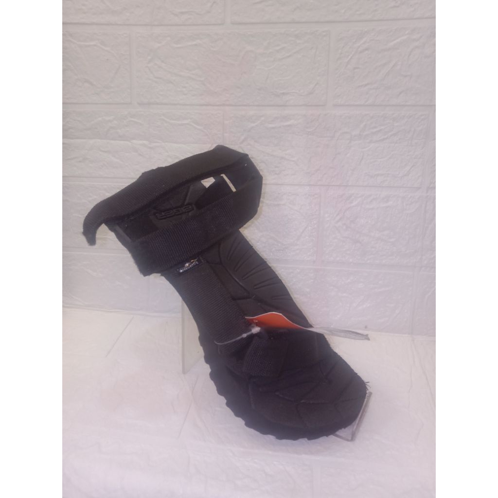 termurah sendal gunung cowok kekinian ukuran 33-43 merek aiger sendal fashion Sandal