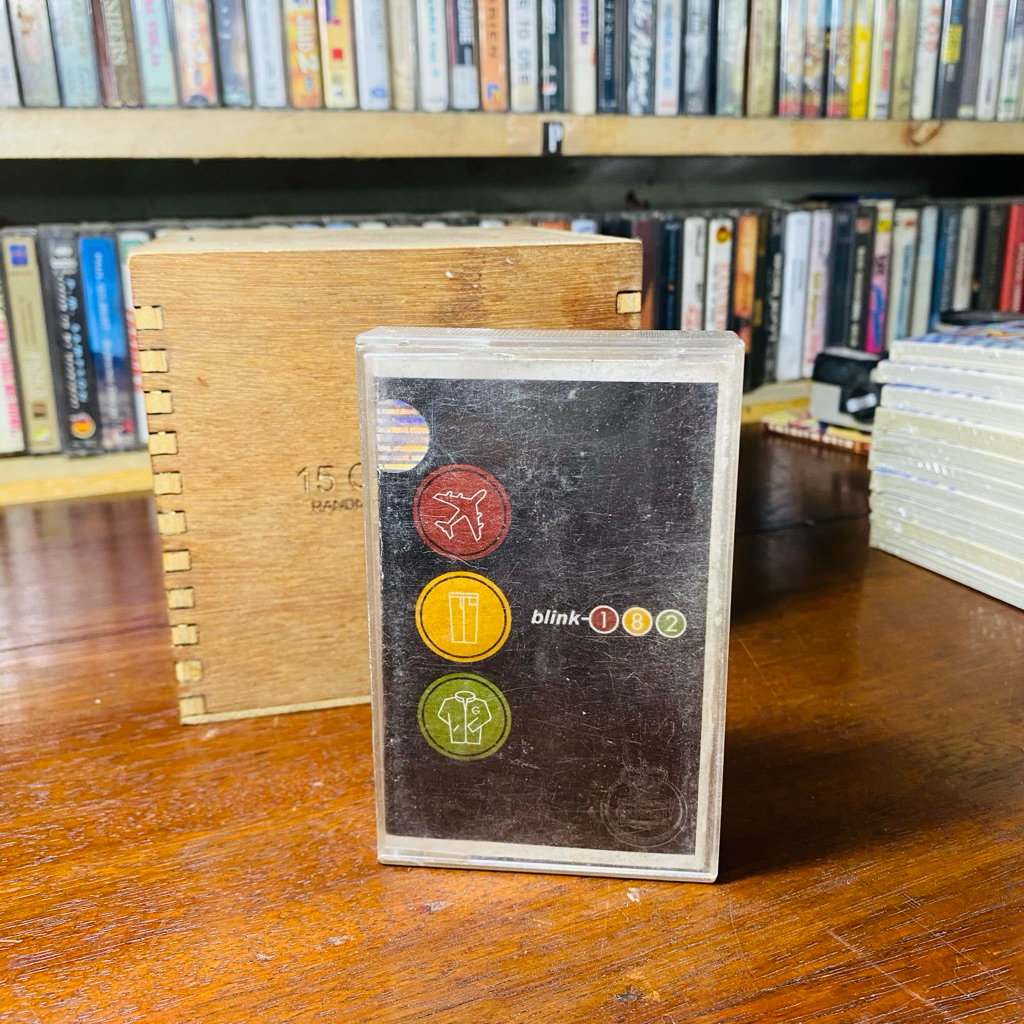 KUMPULAN KASET PITA BLINK-182 "TAKE OFF YOUR PANTS AND JACKET" + ENEMA OF THE STATE