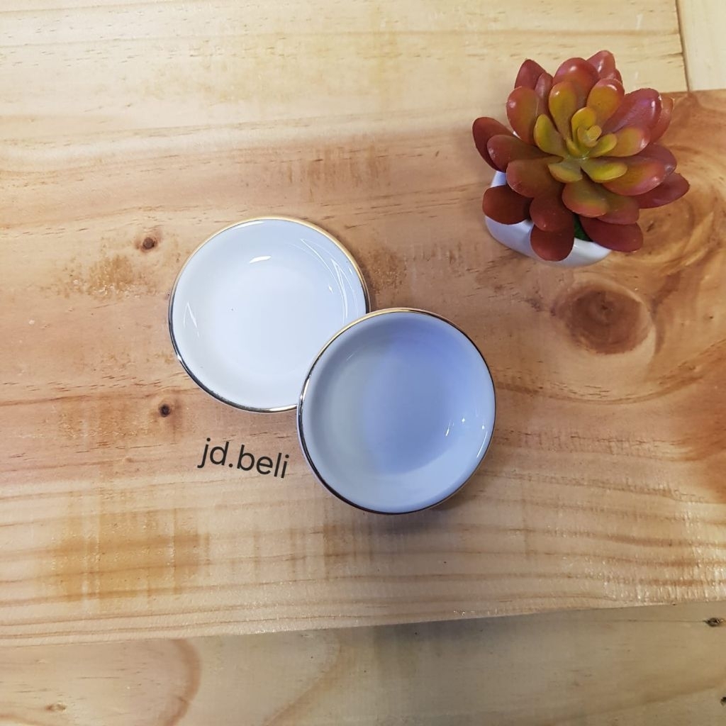 piring  saos sambal keramik/piring sambal bulat kecil keramik SNI/Tempat sambal/Tempat saus kecap/Wa