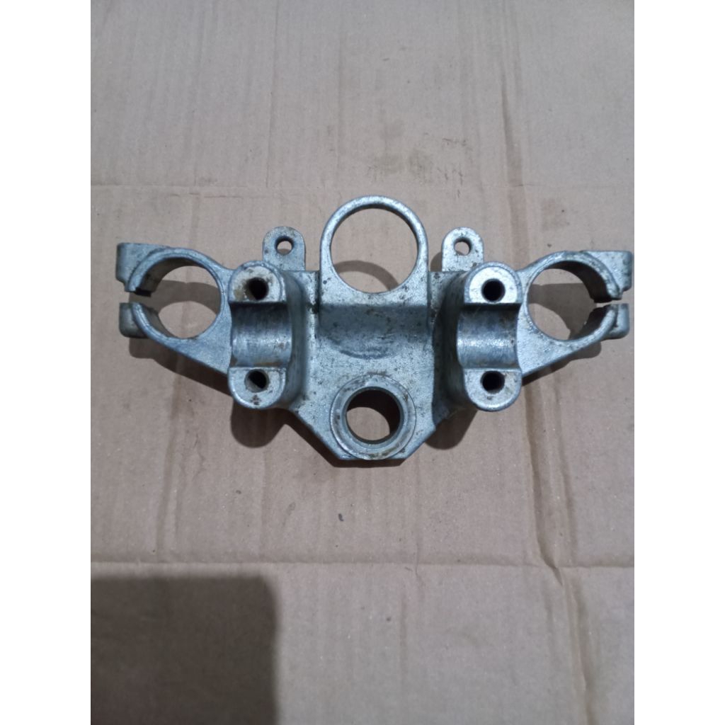 Segitiga Atas T Atas Yamaha Scorpio Original