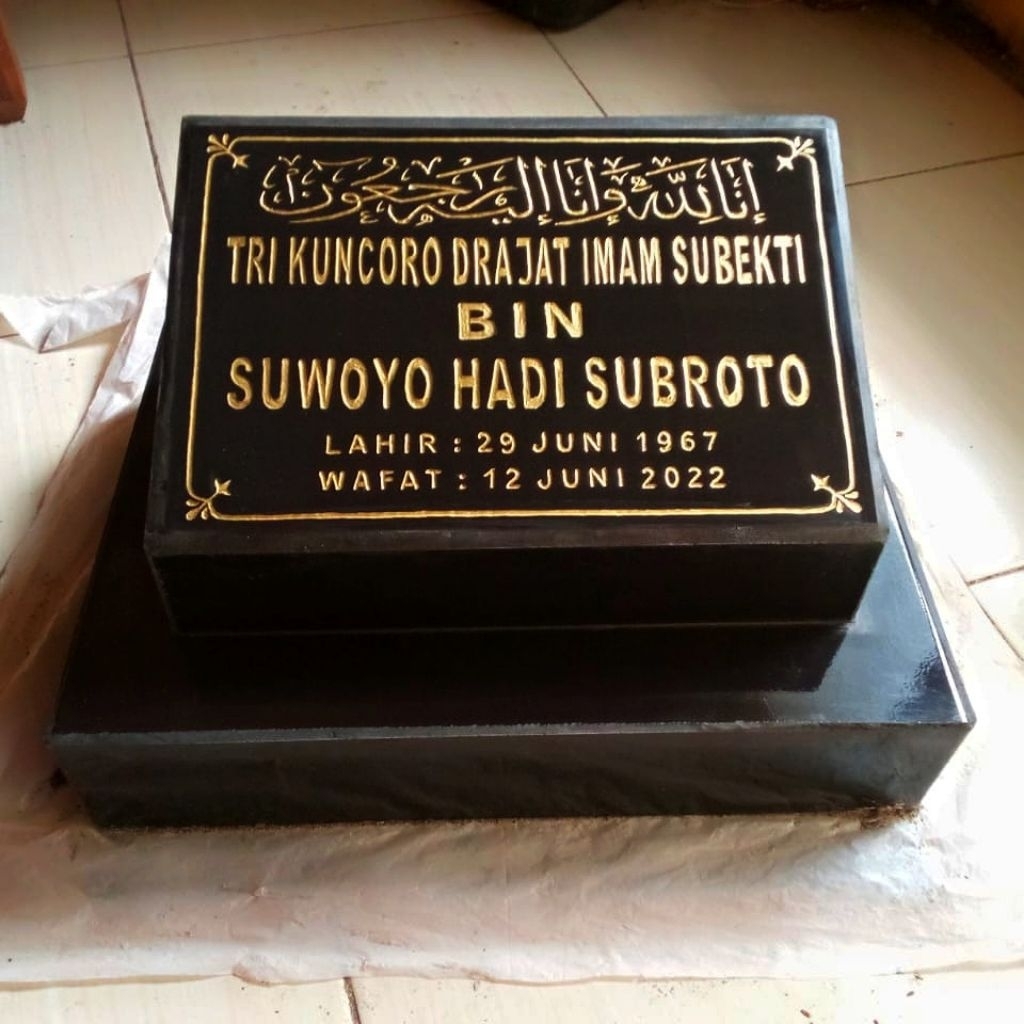BATU NISAN DUDUKAN UKIR NAMA CUSTOM 20X30, BATU NISAN MAKAM UKIR, BATU NISAN KUBURAN, BATU NISAN CUS