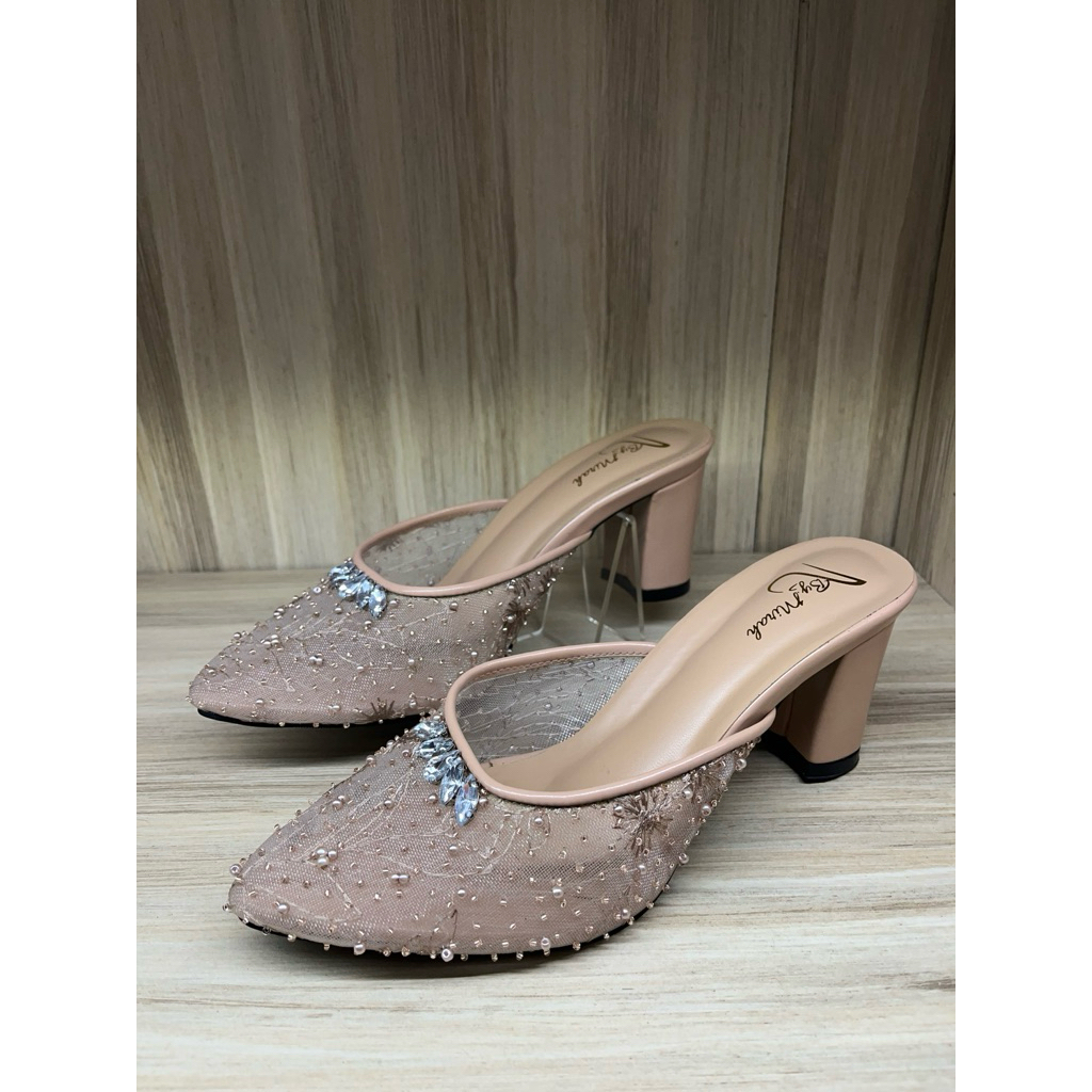 Wedding shoes / selop payet / selop brukat