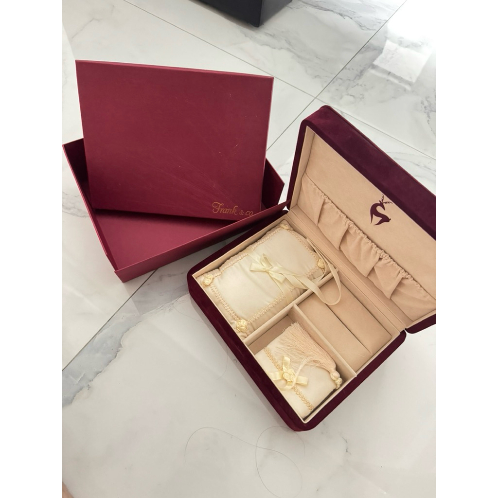 FRANK & CO Frank and Co Box Kemasan Packaging  Perhiasan Jewellery Large Pillow Set