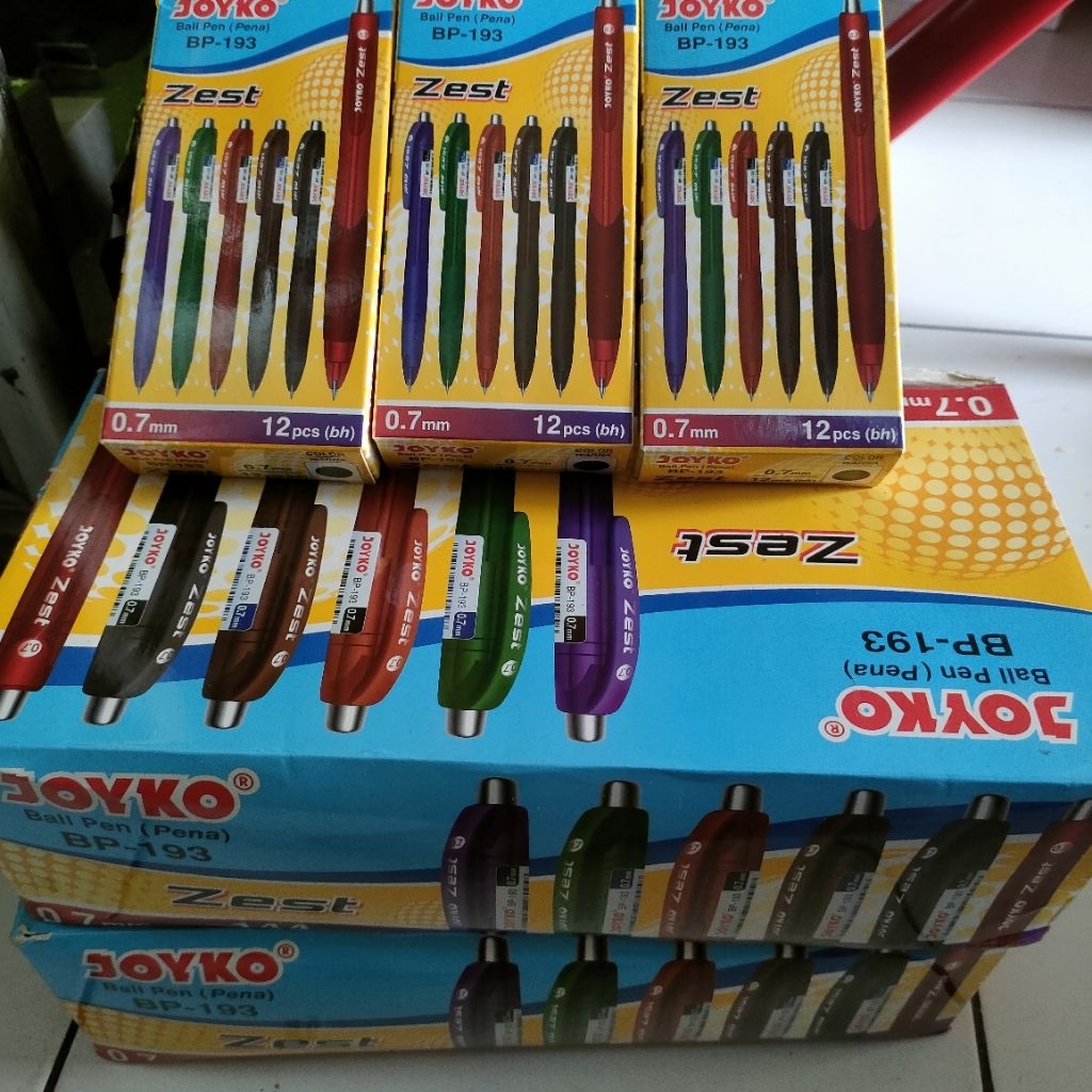 

pulpen joyko cetek BP -193 (isi 12 pis)