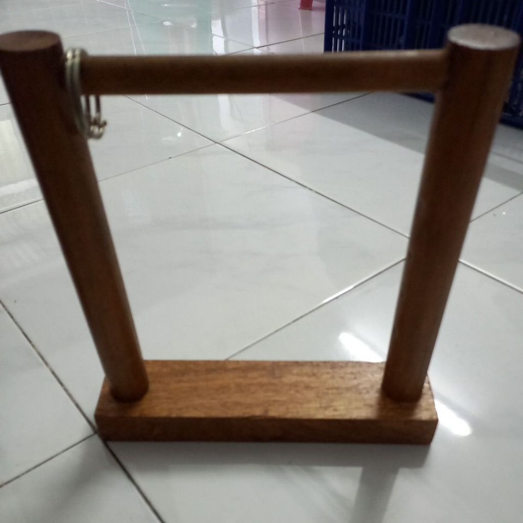 

stand holder untuk menu 25cm x 25cm (bekas)
