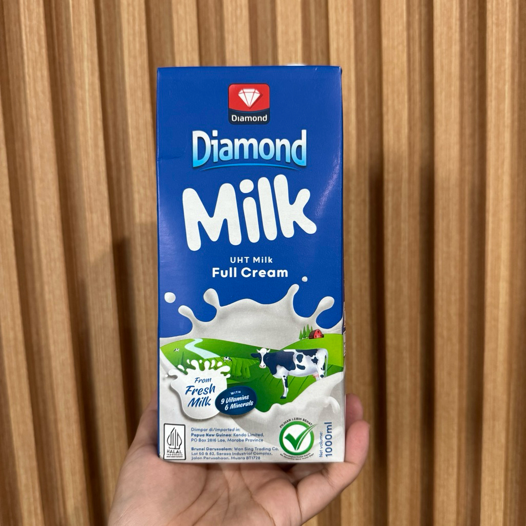 

Diamond Milk UHT Susu Full Cream 1000ml