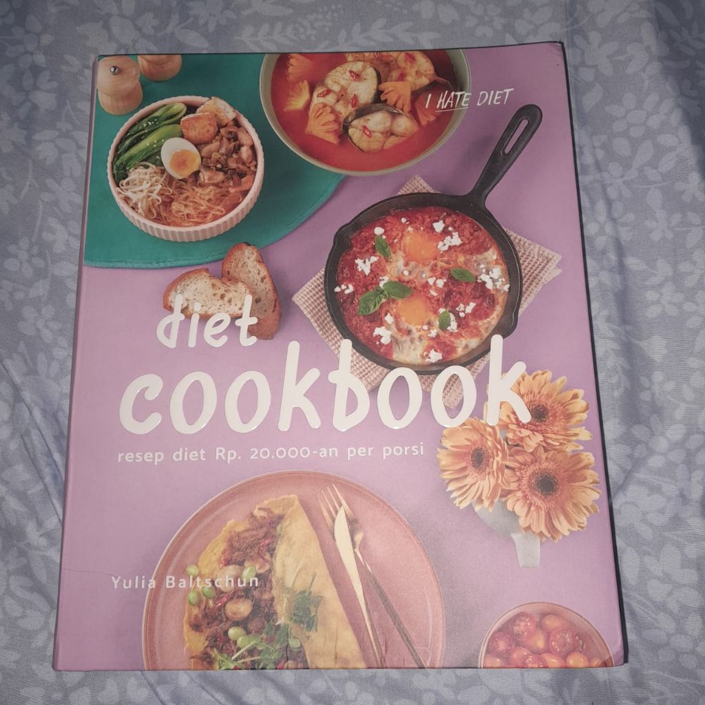 Preloved Diet Cookbook by Yulia Baltschun (like new)