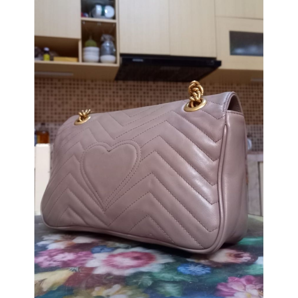 Preloved tas selempang wanita, bahan kulit asli GUCONG Marmont Taupe slingbag