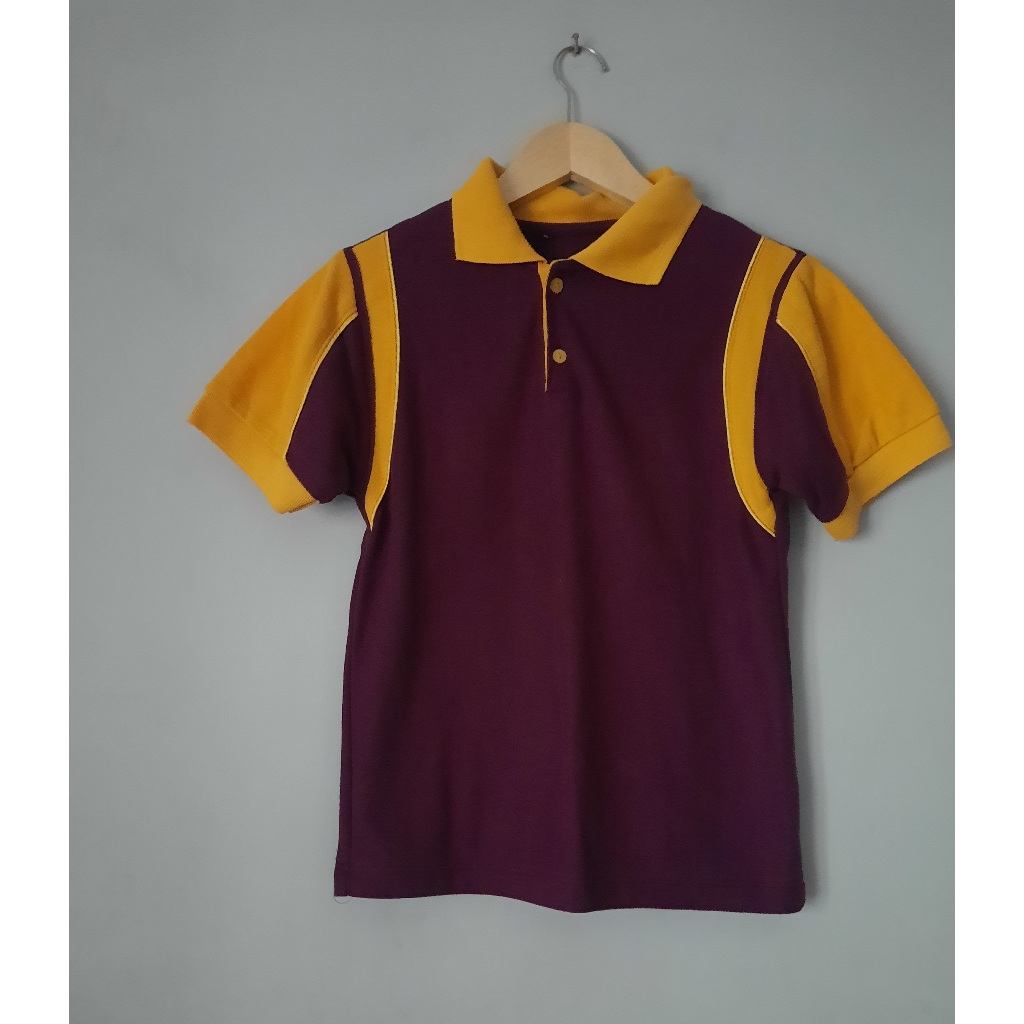 Preloved Kaos Kerah Wanita Ungu