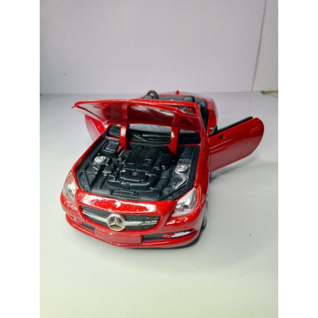 Diecast Maisto Mercedes Benz SLS Class 1/24 Loose Junk