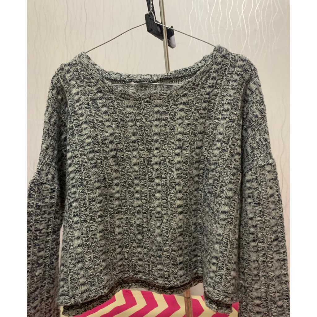 Preloved sweater rajut crop