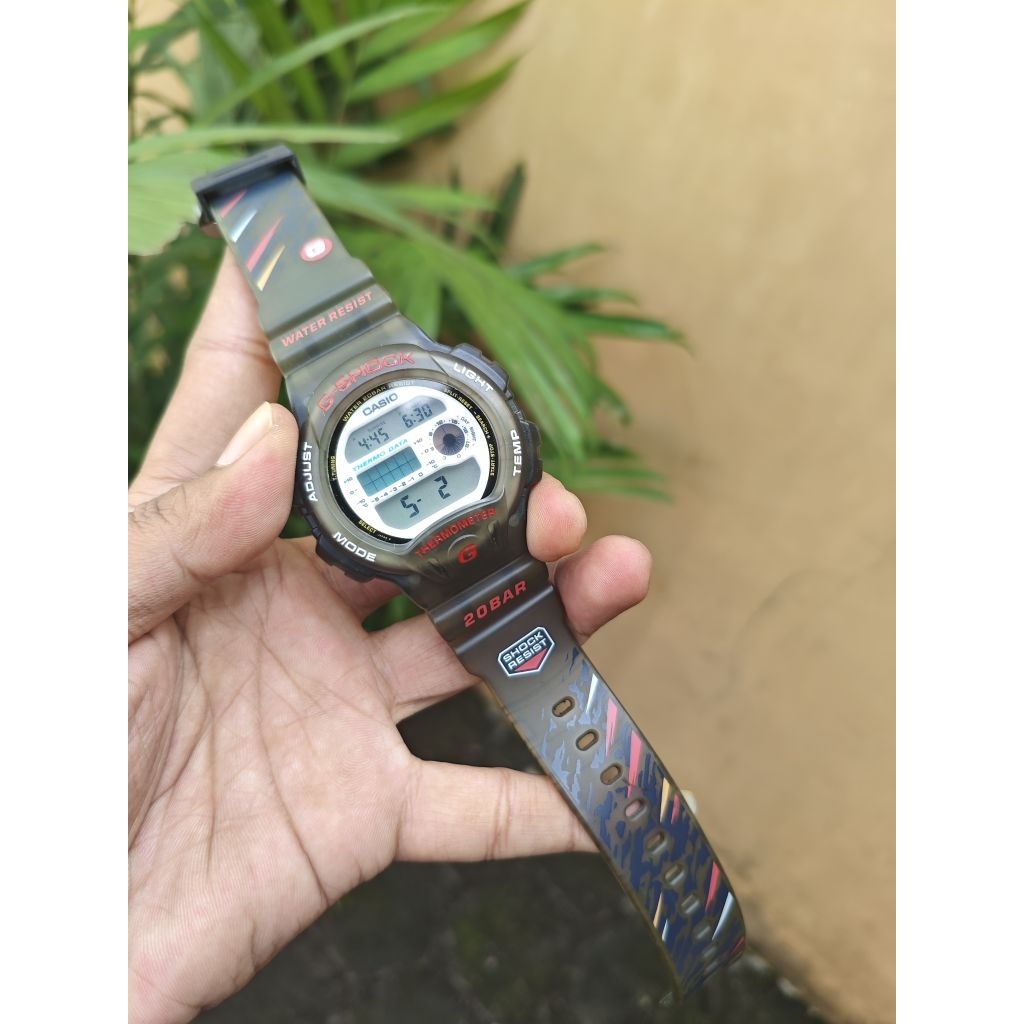 G-SHOCK　ビンテージ　ウインタープレミアムモデル　DW-6100 白文字盤 G-SHOCK ビンテージ ウインタープレミアムモデル DW-6100 白文字盤