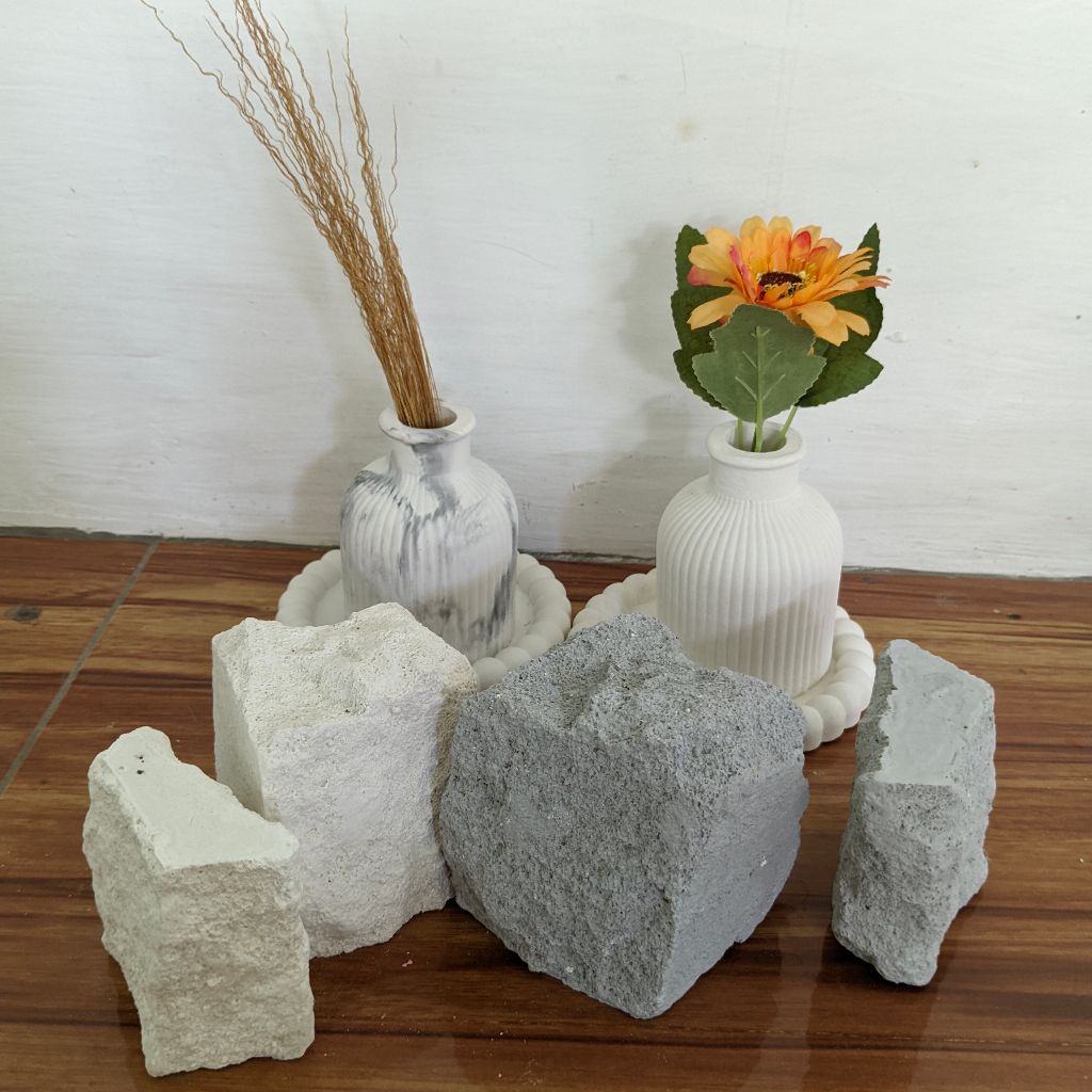 pedestal/ pedestal stone/properti foto/foto flatlay/aesthetic prop /batu properti