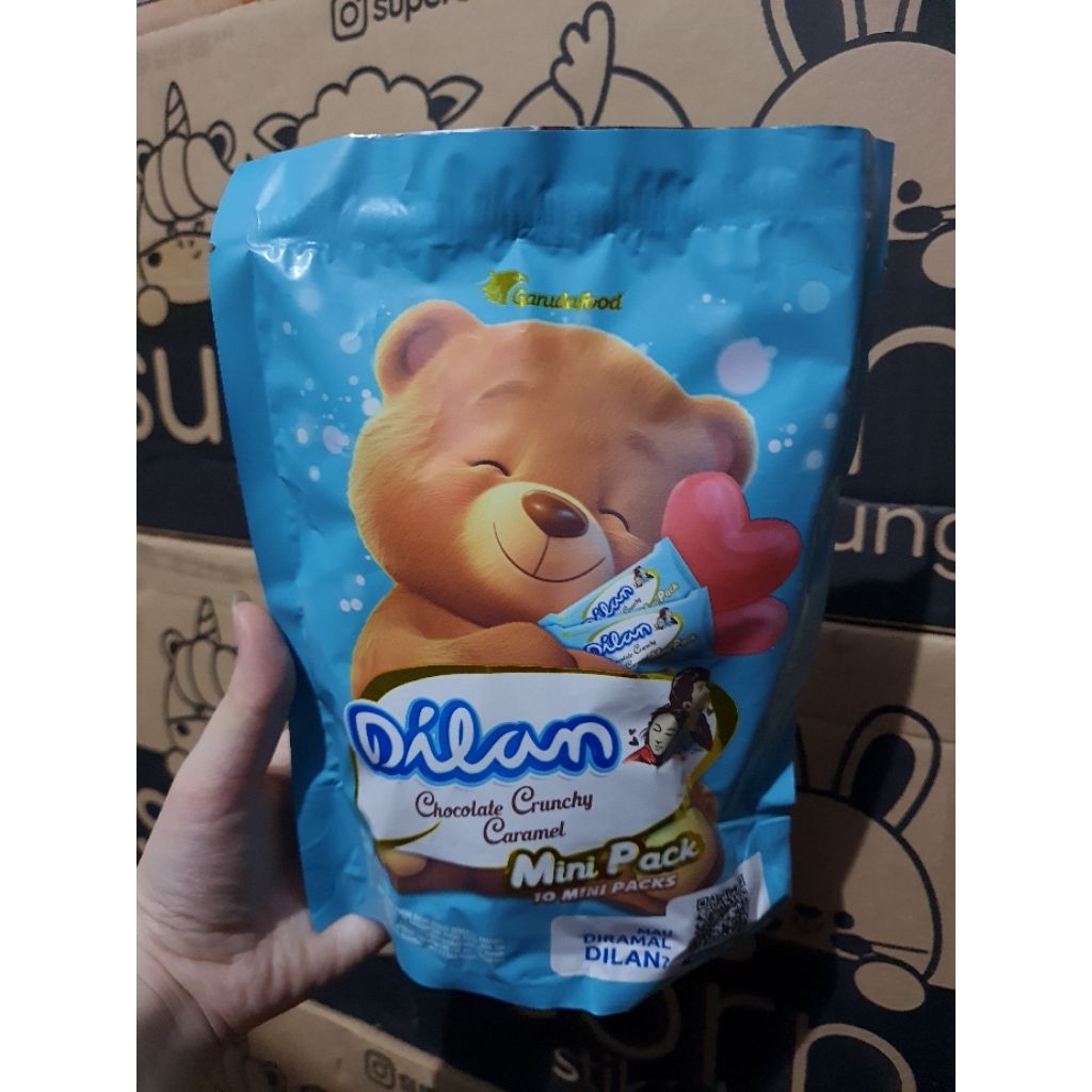 

DILAN CHOCOLATE CRUNCHY CARAMEL 95GR MINI PACKS (ISI 10 MINI PACK X 9.5GR) - WAFER VANILA KRISPI BISKUIT KARAMEL COKELAT