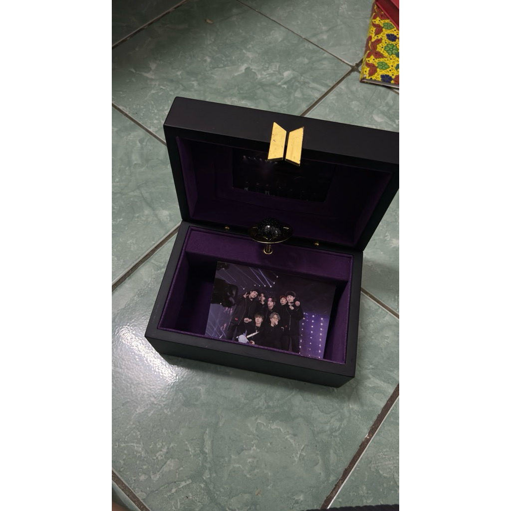 Merch box 6 BTS
