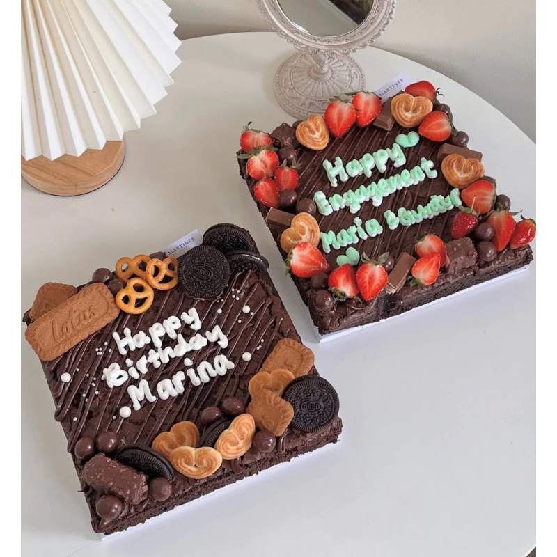 

Mix Fudgy Brownies Gift Hampers by Martinee Patisserie