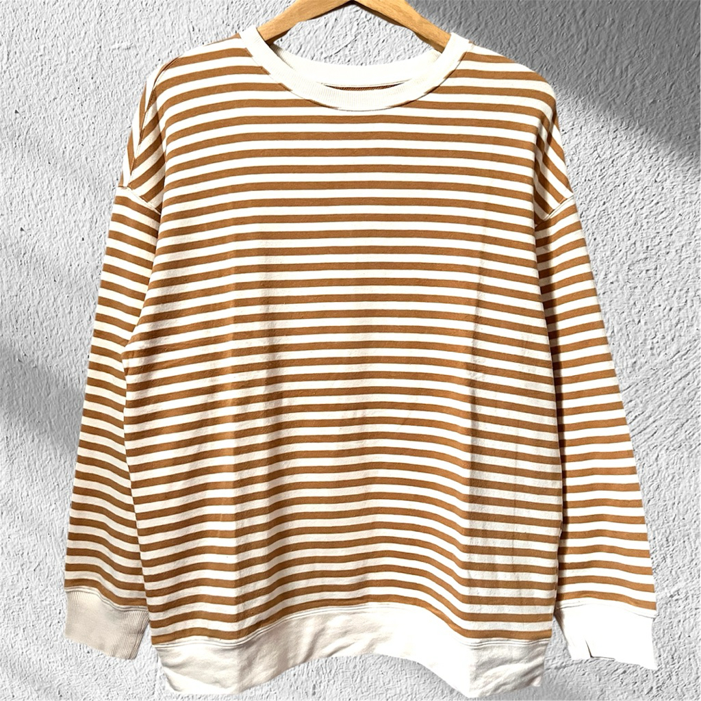 Preloved Crewneck Atasan Stripe By Uniqlo