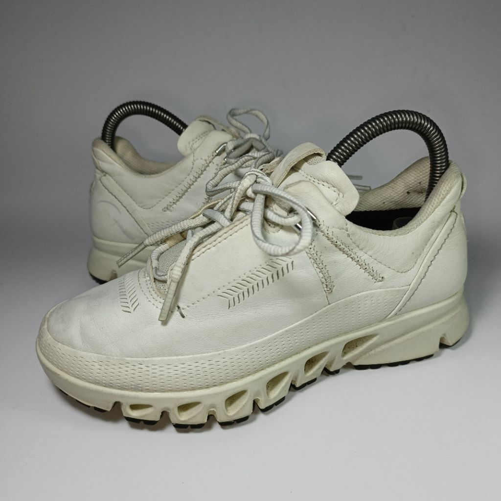 Ecco Goretex leather sneakers 35 size woman shoes