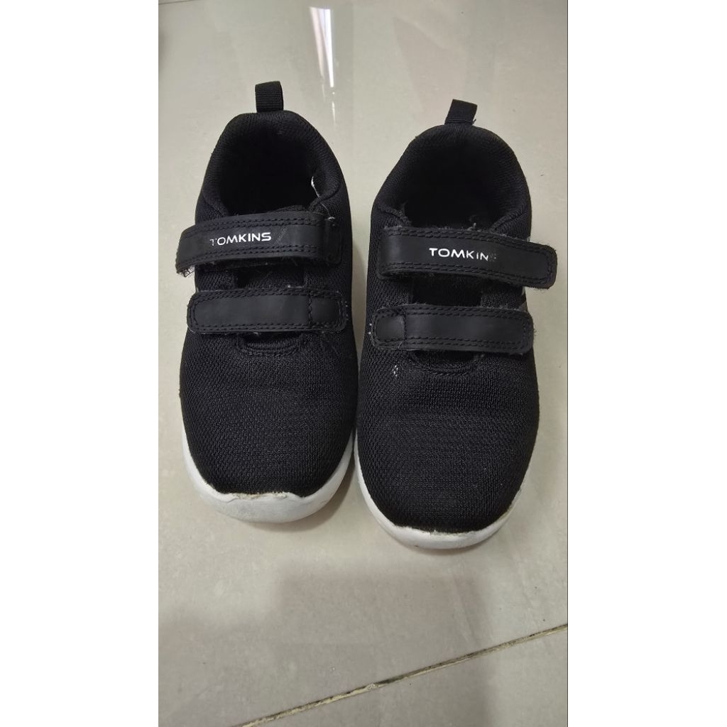 Preloved Sepatu anak perempuan tomkins