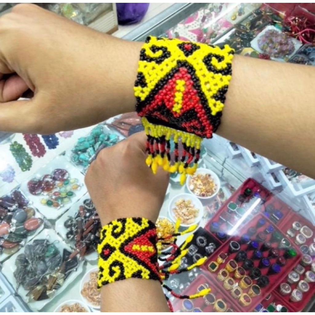 Gelang Menari Manik Rumbai Etnik DAYAK BORNEO KALIMANTAN