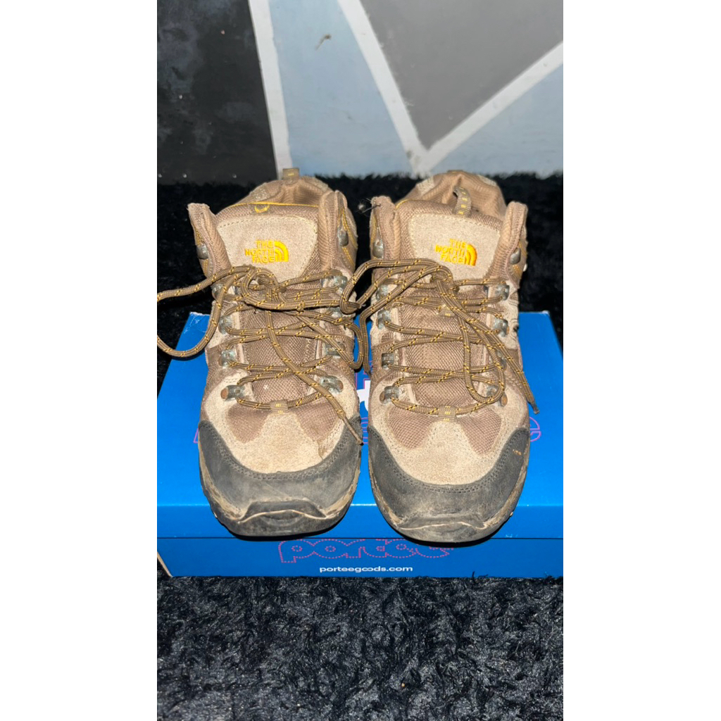 SEPATU HIKING/GUNUNG TNF (outsol vibram)