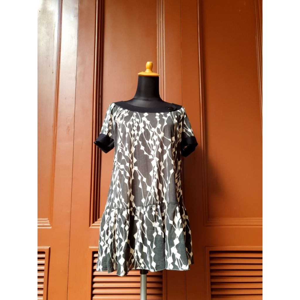 Dress Pendek / Atasan Merk Grove Preloved