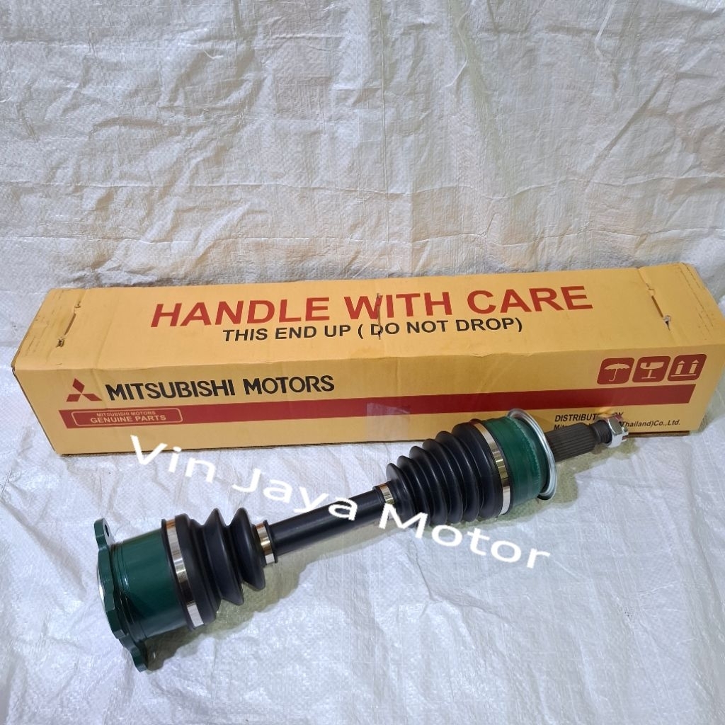 Drive Shaft Assy Mitsubishi Triton Kanan RH Original 1Pc