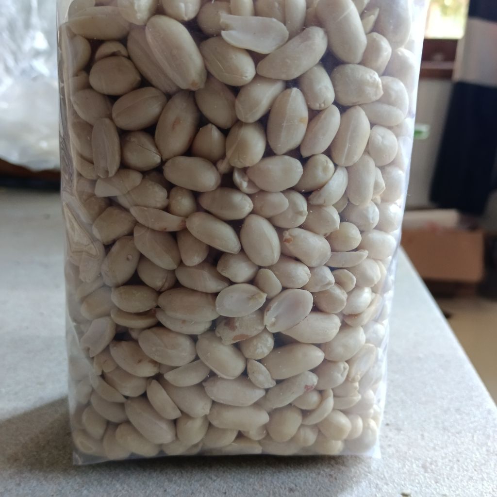 

KACANG KUPAS MENTAH 1KG