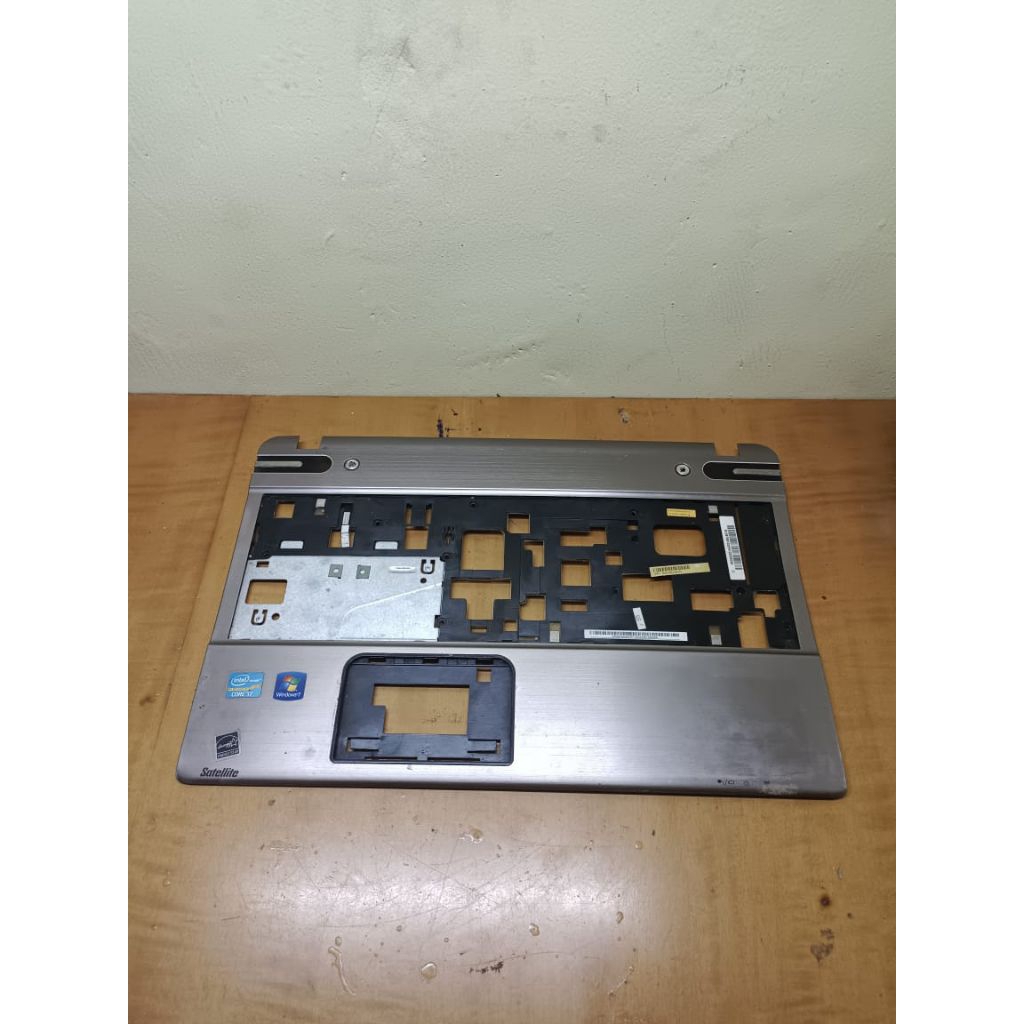 Kesing Casing Frame Keyboard Laptop Toshiba Satellite P850