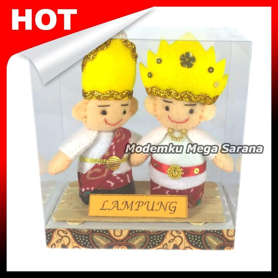 Boneka Pakaian Adat Lampung / Boneka Hias Adat Lampung