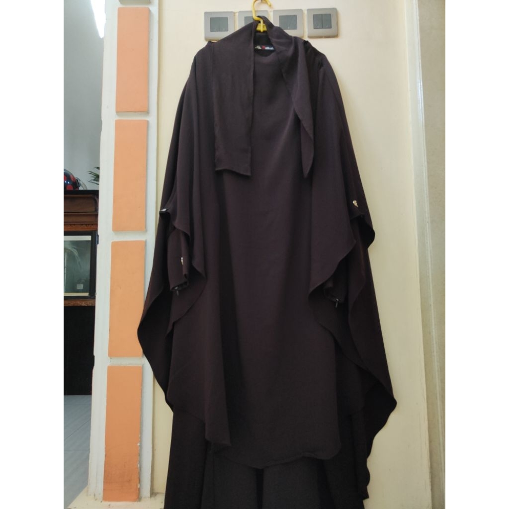 SET AJMAN MALIKAH BITTERCHO MINA