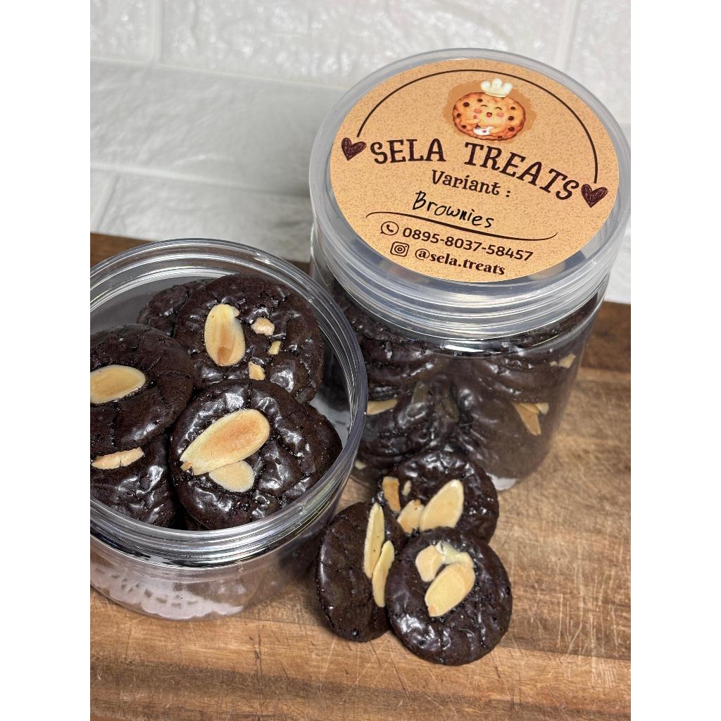 

Brownies Cookies Crispy (Ukuran 400 ml & 600 ml) | SELA TREATS
